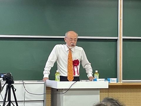 seminar_19-1.jpg(55054 byte)