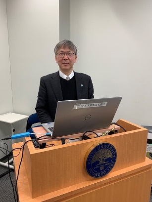 seminar_20.jpg(38436 byte)